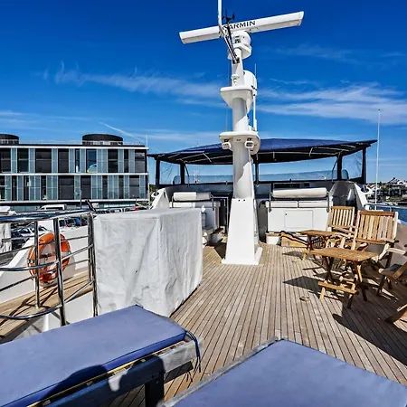 Raymond Du Puy, Botel Kristiansand