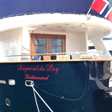Raymond Du Puy, 船上ホテル *